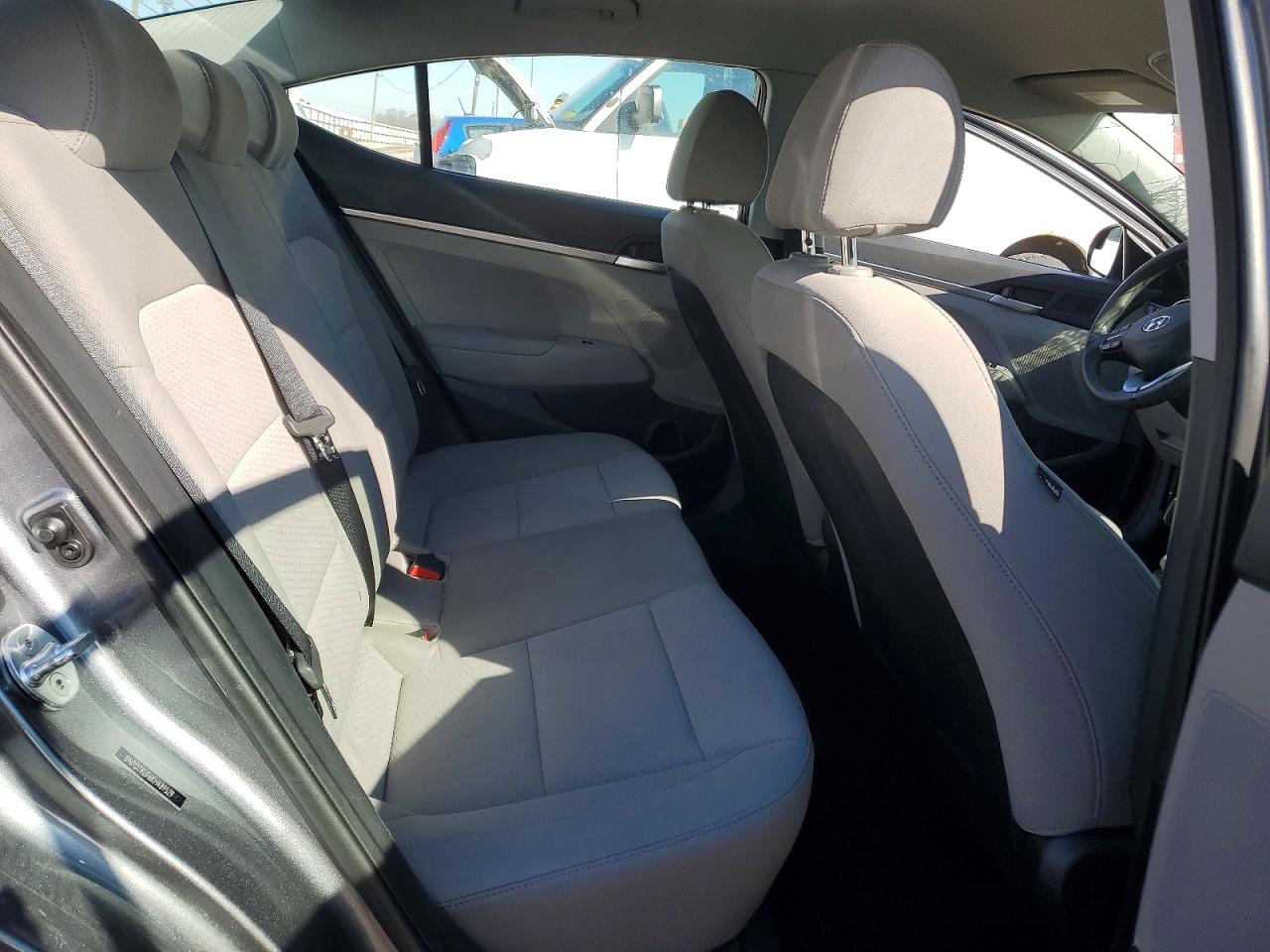 2019 HYUNDAI ELANTRA SE photo 10