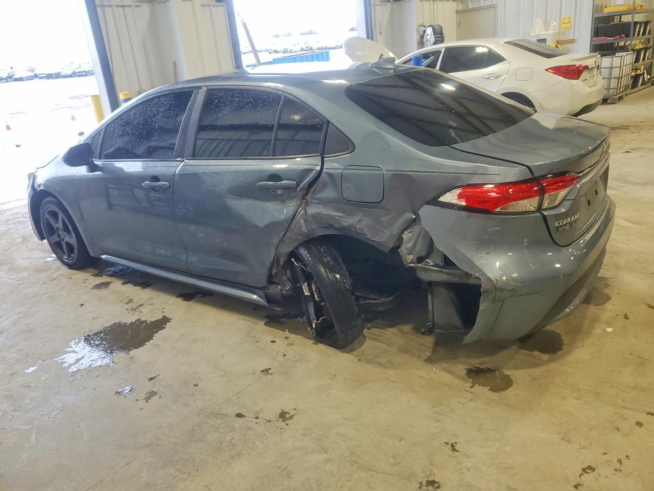 2021 TOYOTA COROLLA LE photo 4