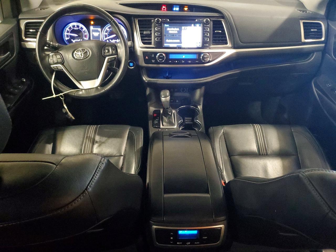 2018 TOYOTA HIGHLANDER SE photo 8