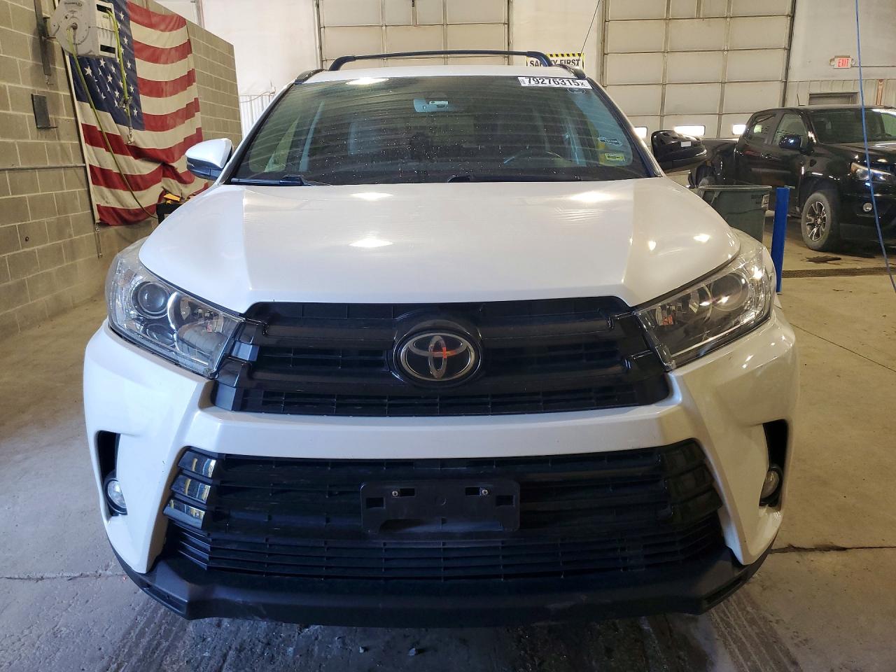 2018 TOYOTA HIGHLANDER SE photo 5