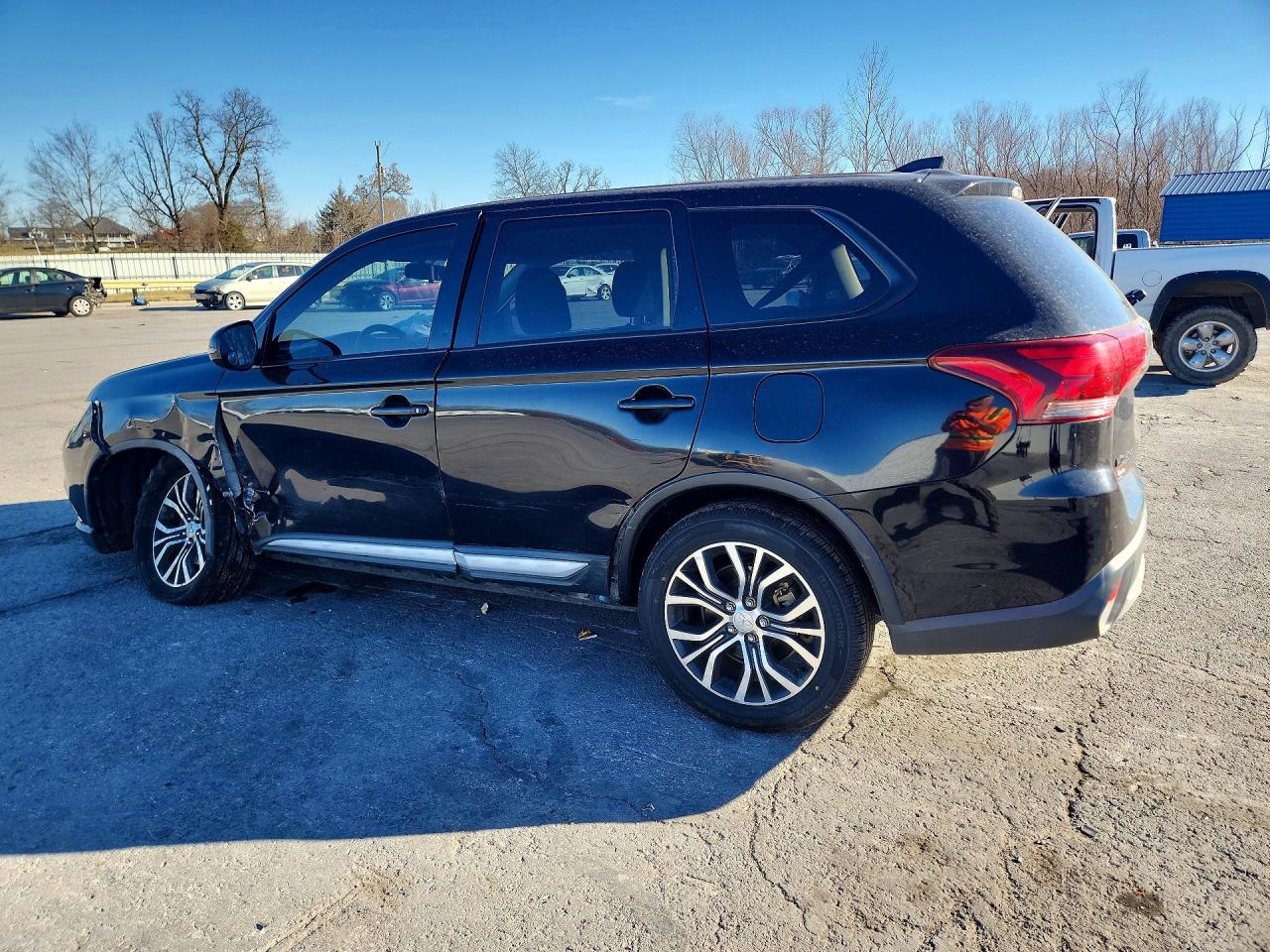 2018 MITSUBISHI OUTLANDER SE photo 2