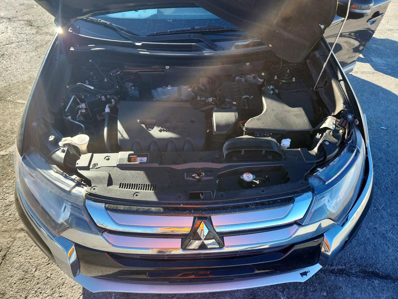 2018 MITSUBISHI OUTLANDER SE photo 12