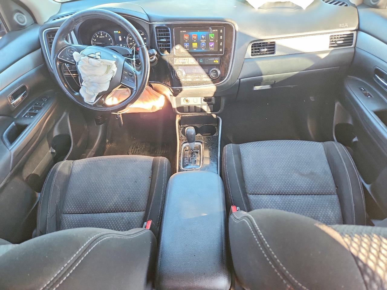 2018 MITSUBISHI OUTLANDER SE photo 8