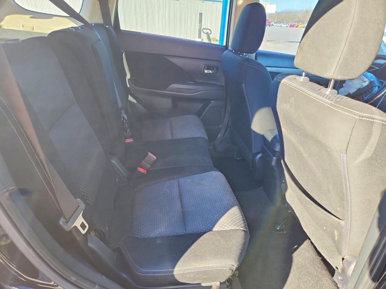 2018 MITSUBISHI OUTLANDER SE photo 11