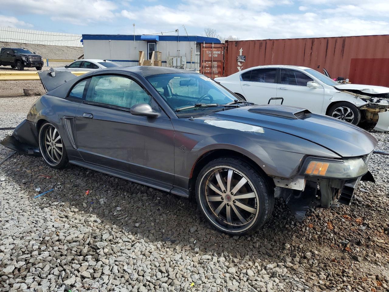 2004 FORD MUSTANG photo 4