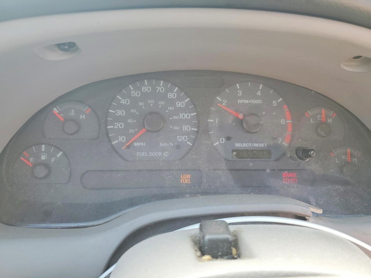 2004 FORD MUSTANG photo 9