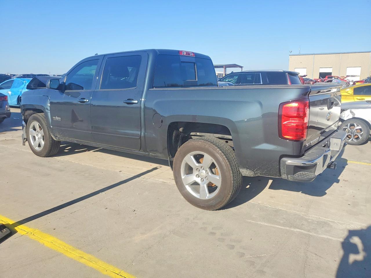 2018 CHEVROLET SILVERADO C1500 LT photo 3