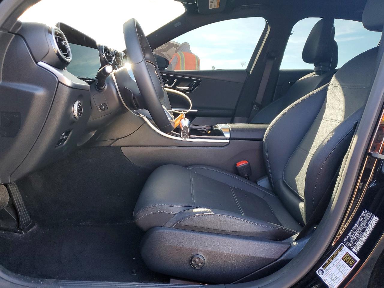 2025 MERCEDES-BENZ C 300 photo 13