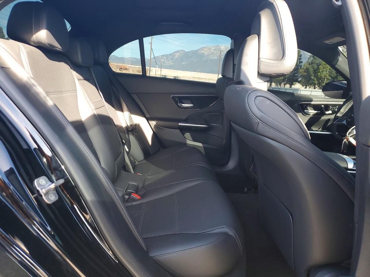 2025 MERCEDES-BENZ C 300 photo 19