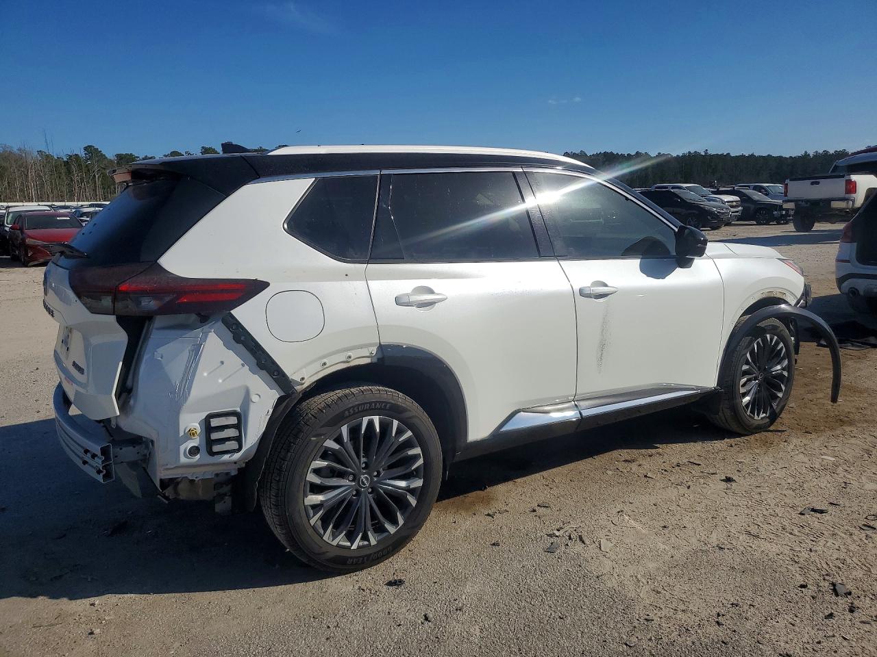2024 NISSAN ROGUE PLATINUM photo 5