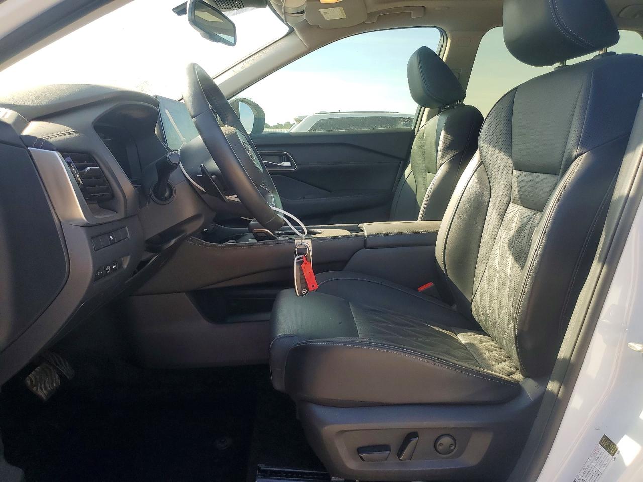 2024 NISSAN ROGUE PLATINUM photo 13