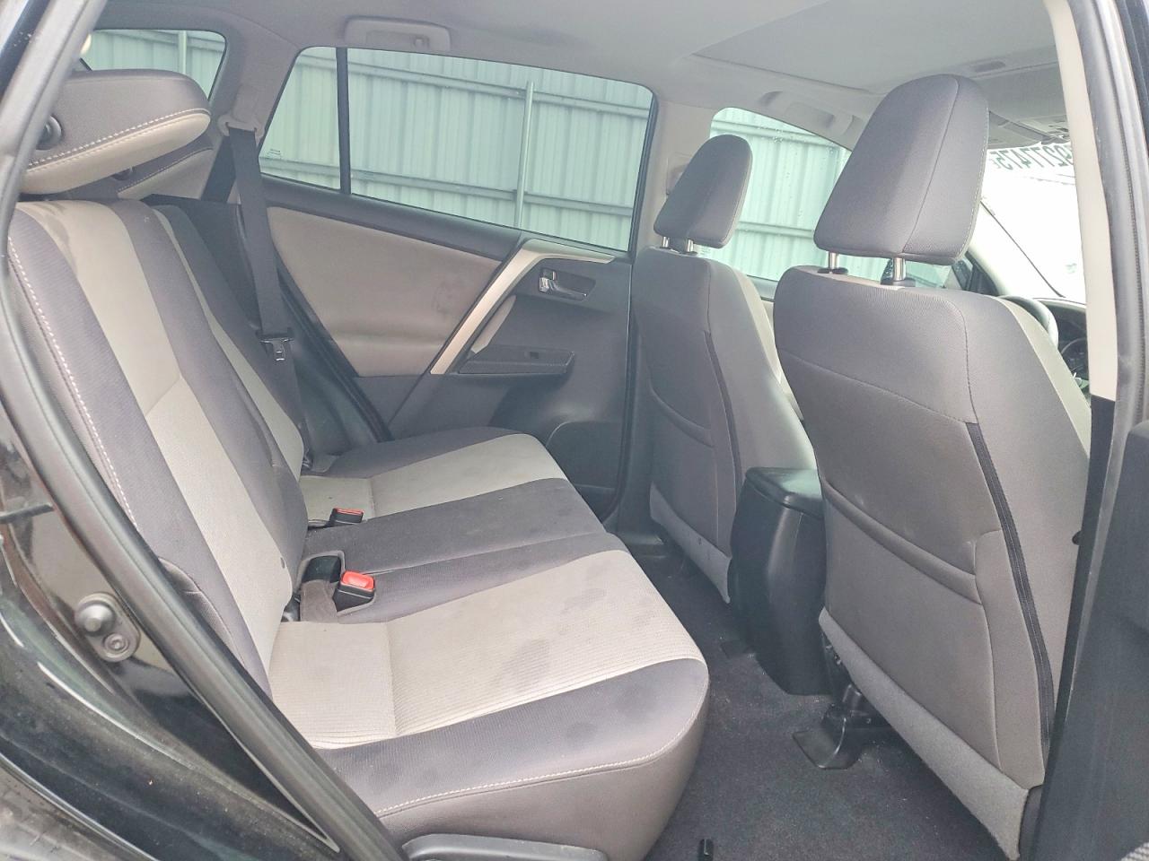 2015 TOYOTA RAV4 XLE photo 10