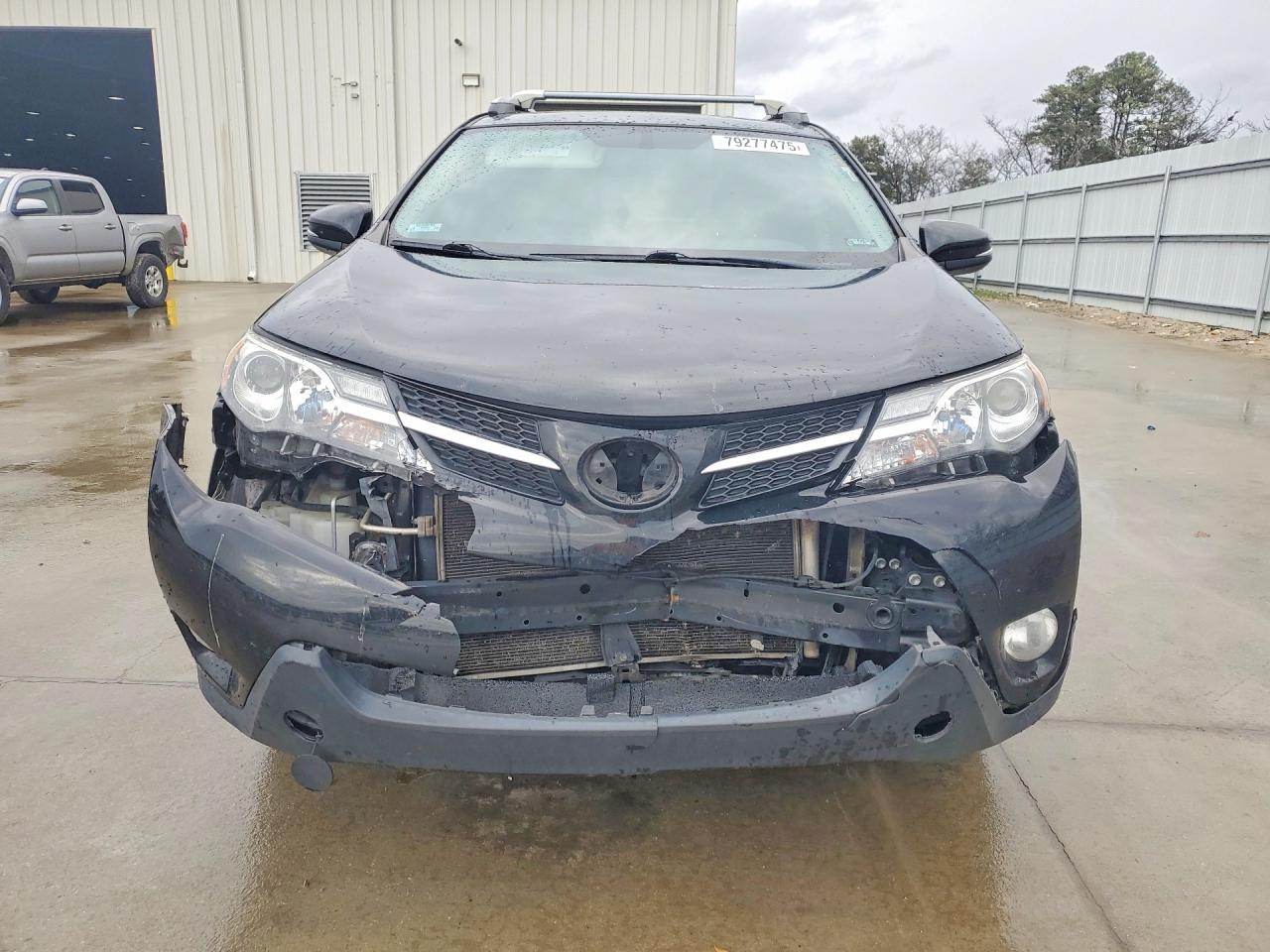 2015 TOYOTA RAV4 XLE photo 5