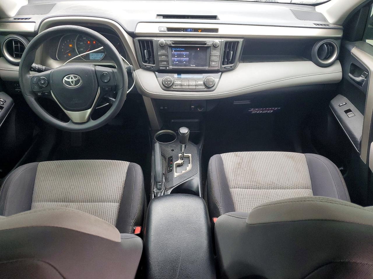 2015 TOYOTA RAV4 XLE photo 8