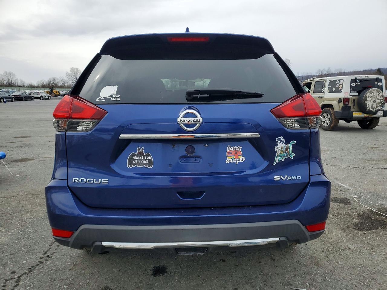 2017 NISSAN ROGUE SV photo 11