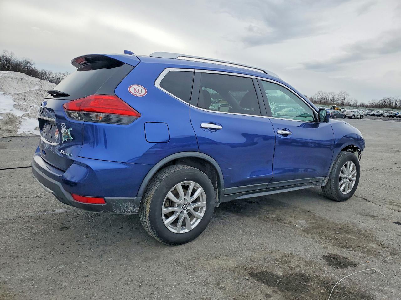 2017 NISSAN ROGUE SV photo 5