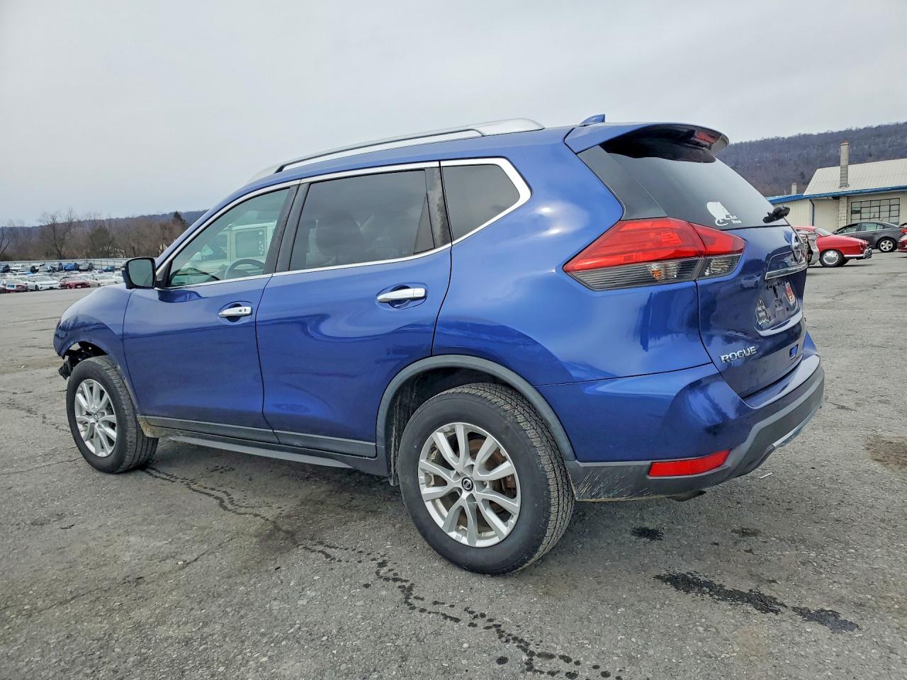 2017 NISSAN ROGUE SV photo 3