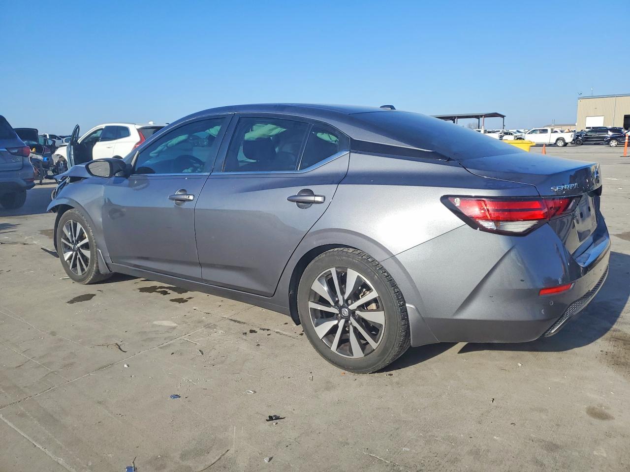 2022 NISSAN SENTRA SV photo 2