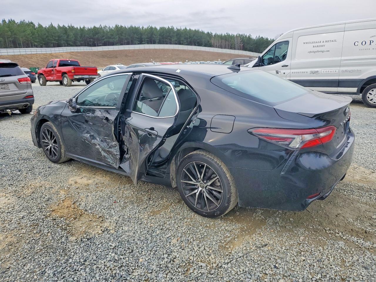 2023 TOYOTA CAMRY SE photo 3