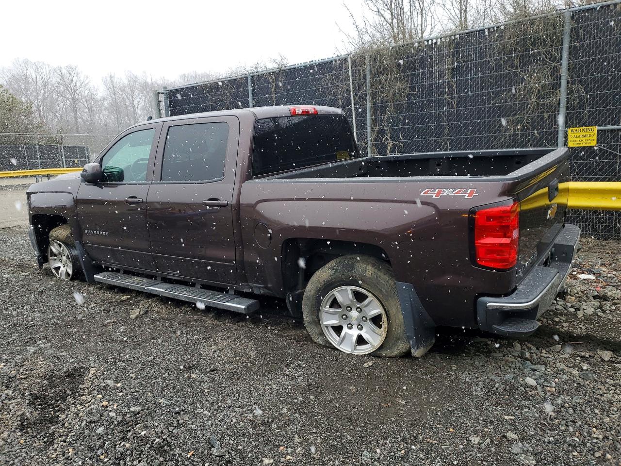 2016 CHEVROLET SILVERADO K1500 LT photo 3