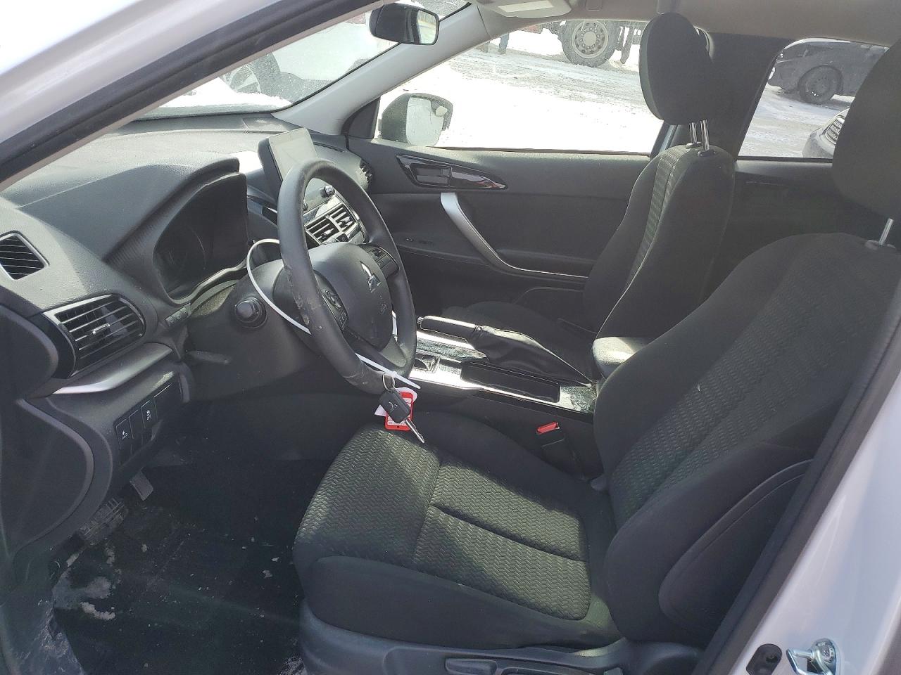 2025 MITSUBISHI ECLIPSE CROSS ES photo 19