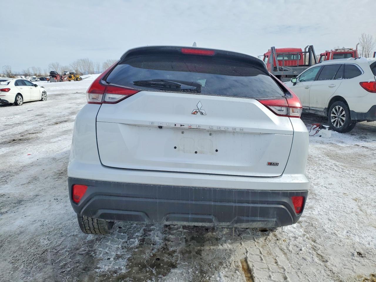 2025 MITSUBISHI ECLIPSE CROSS ES photo 16