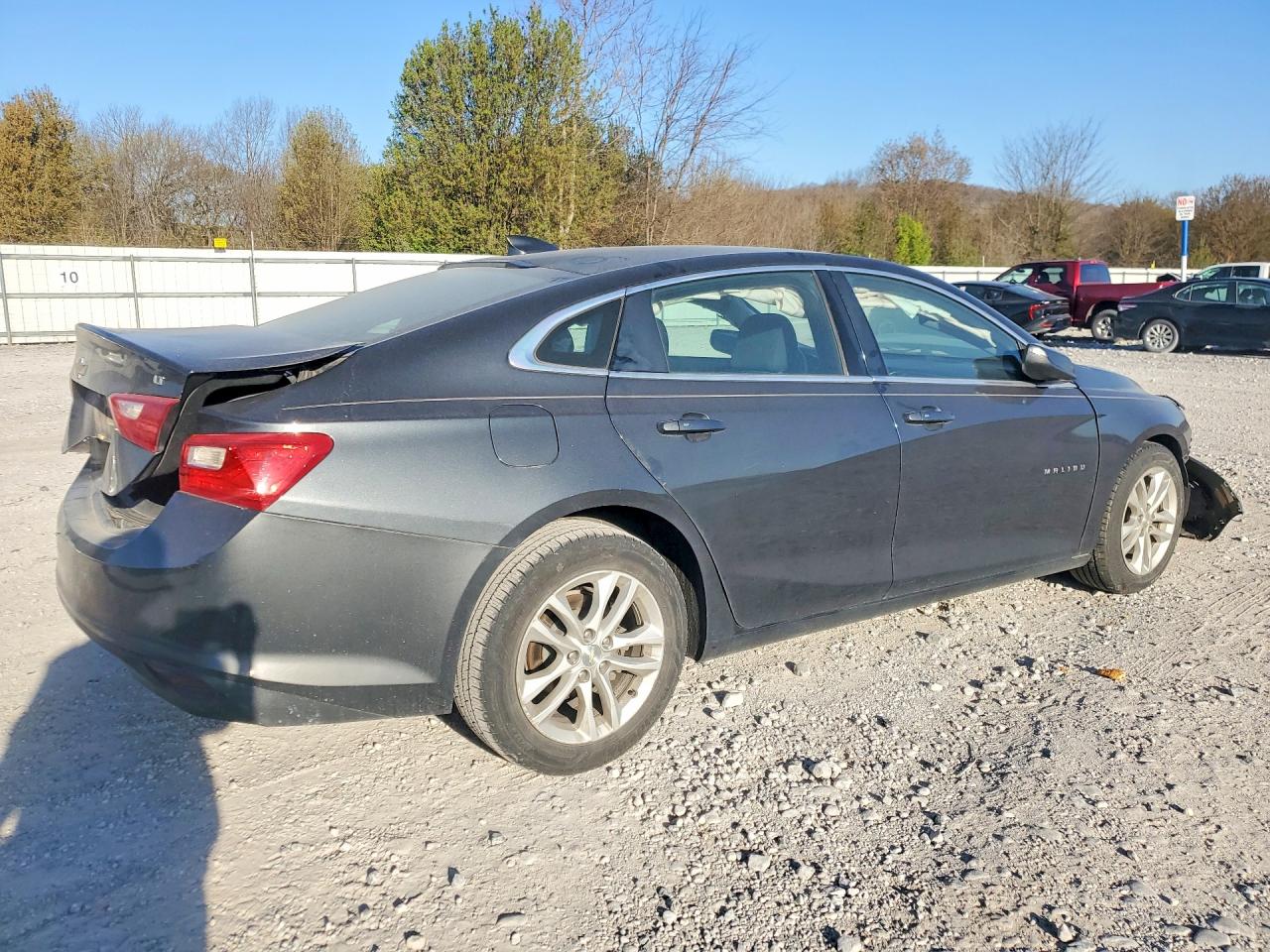 2016 CHEVROLET MALIBU LT photo 3