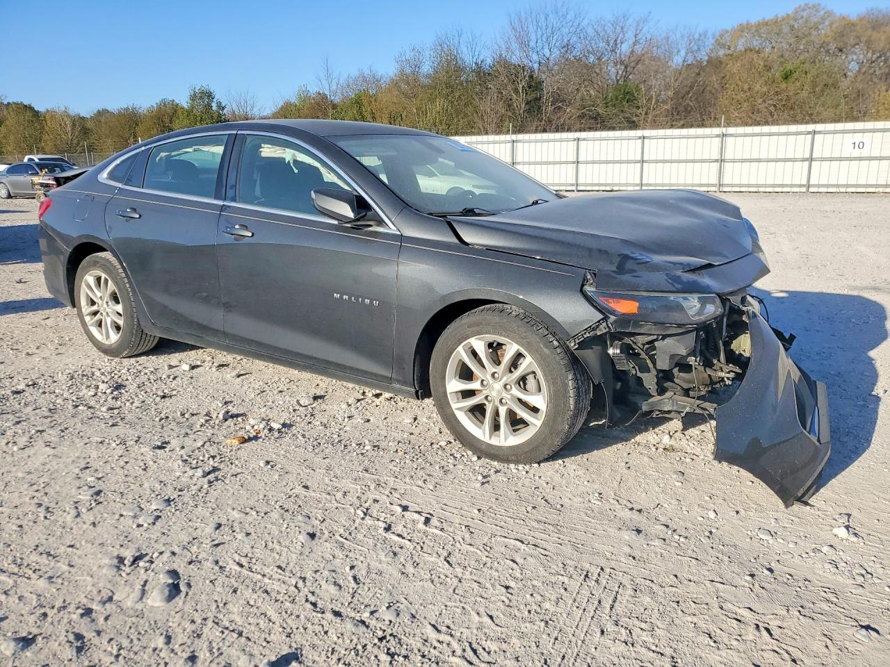 2016 CHEVROLET MALIBU LT photo 4