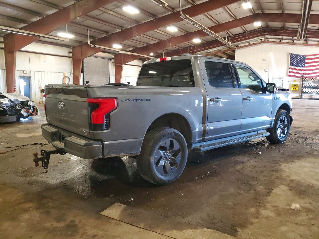 2024 FORD F150 LIGHTNING XLT photo 3