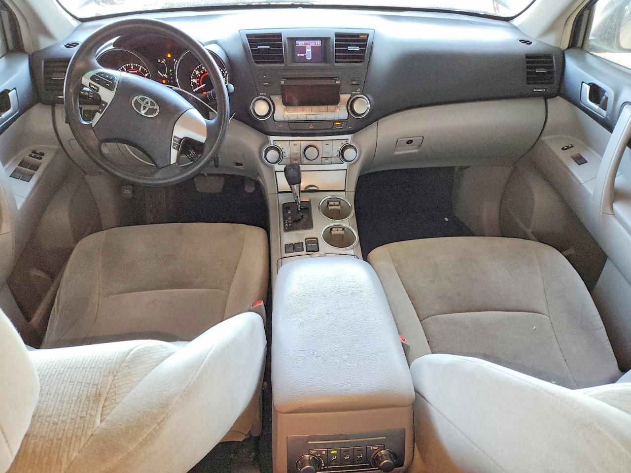 2012 TOYOTA HIGHLANDER BASE photo 22