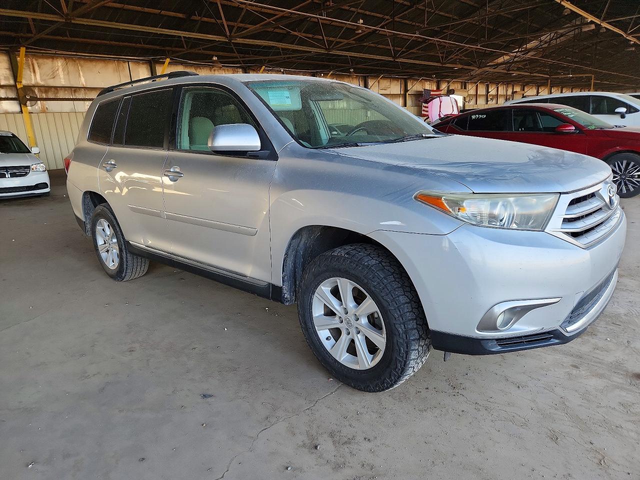 2012 TOYOTA HIGHLANDER BASE photo 10
