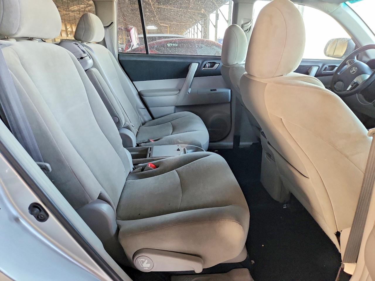 2012 TOYOTA HIGHLANDER BASE photo 31