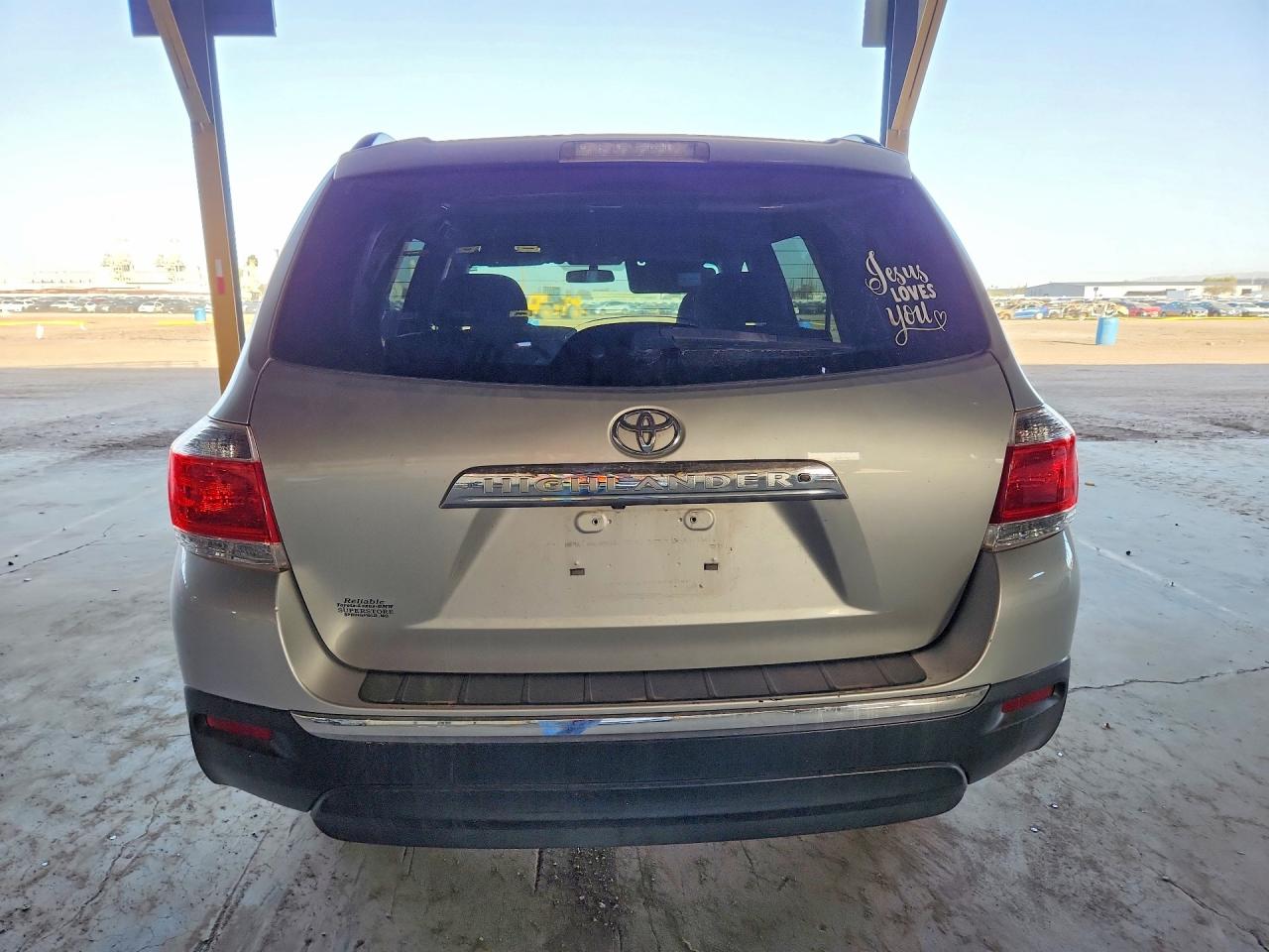 2012 TOYOTA HIGHLANDER BASE photo 16