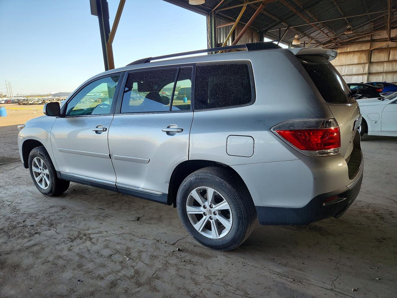 2012 TOYOTA HIGHLANDER BASE photo 4