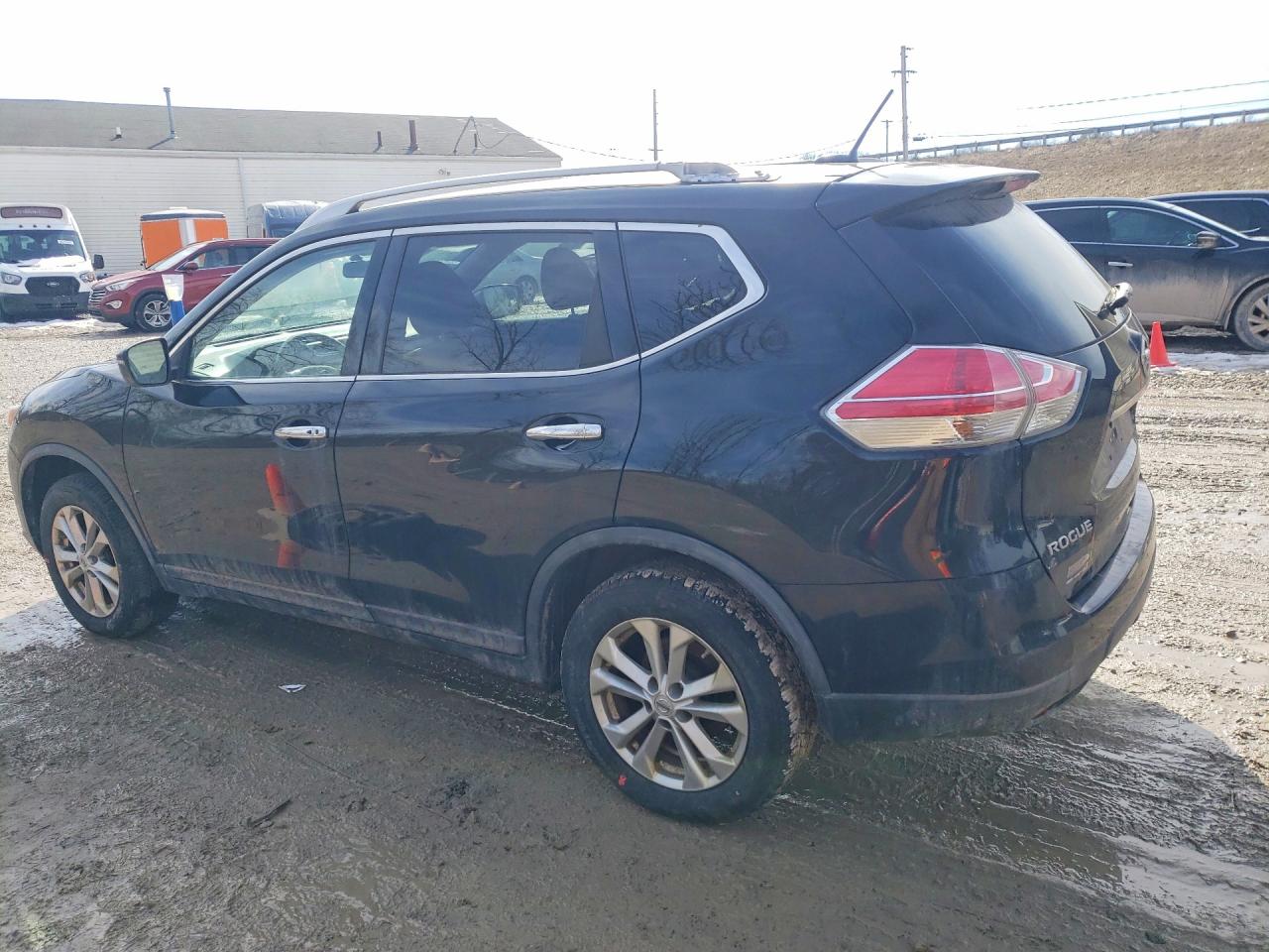 2016 NISSAN ROGUE SV photo 4