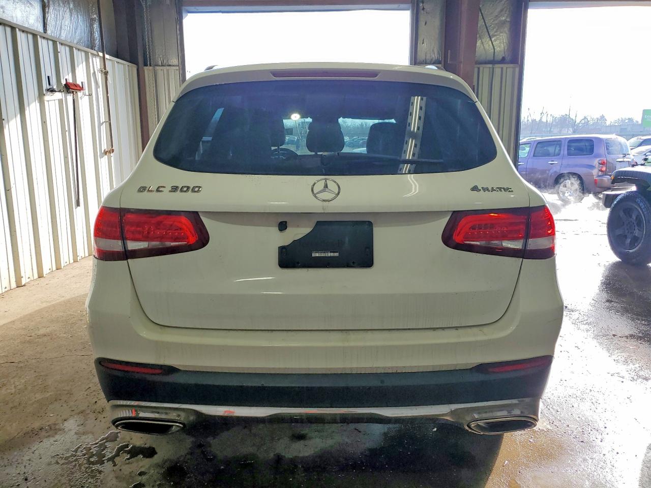 2016 MERCEDES-BENZ GLC 300 4MATIC photo 11