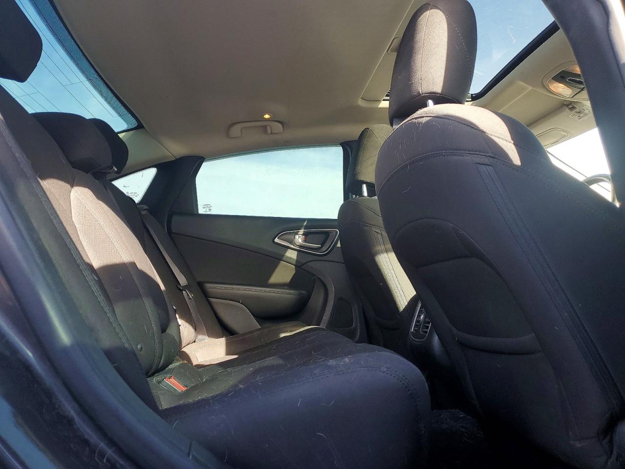 2016 CHRYSLER 200 LIMITED photo 19