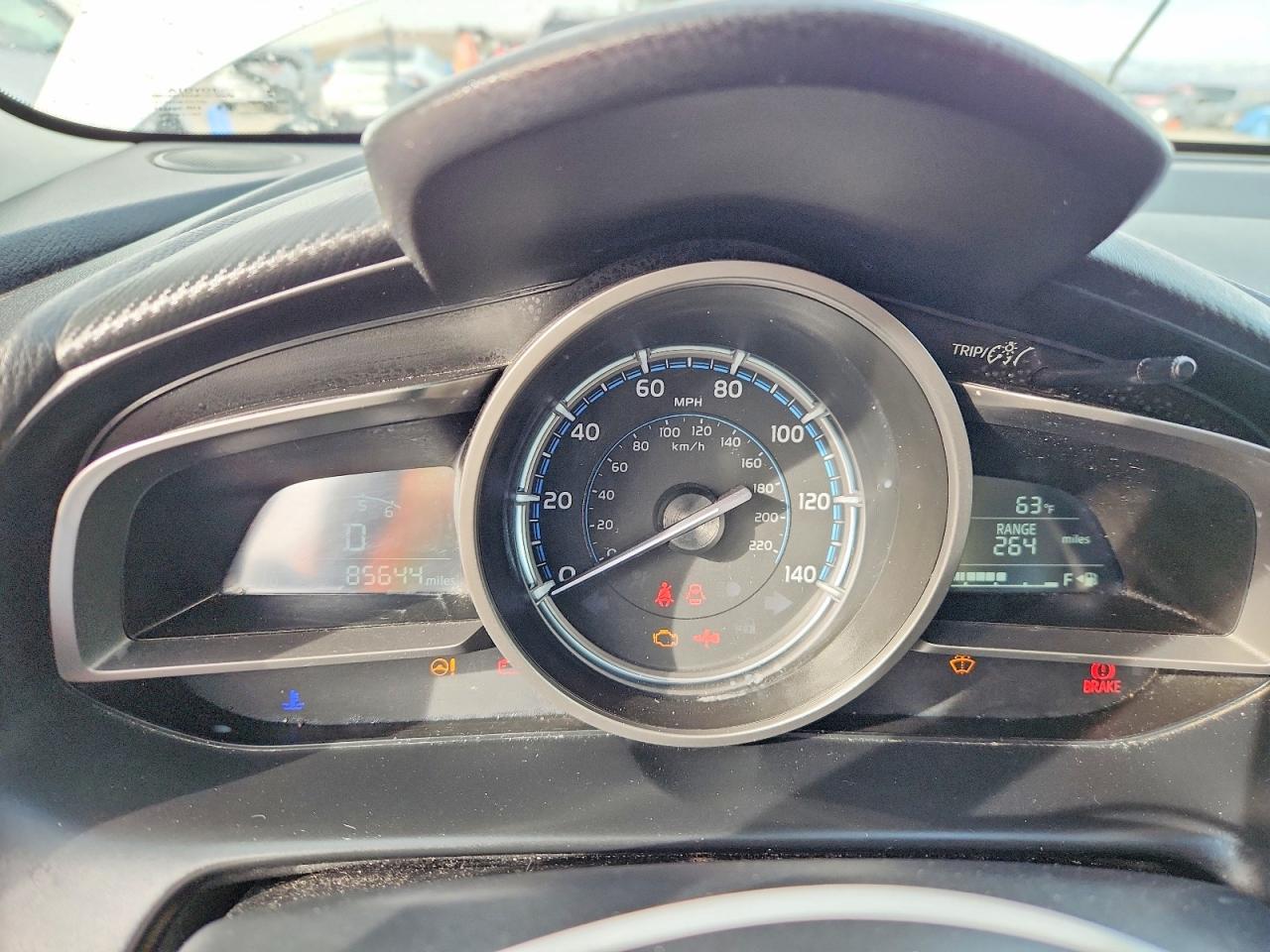 2019 TOYOTA YARIS LE photo 9