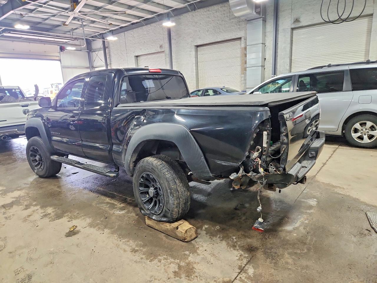 2009 TOYOTA TACOMA BASE photo 2