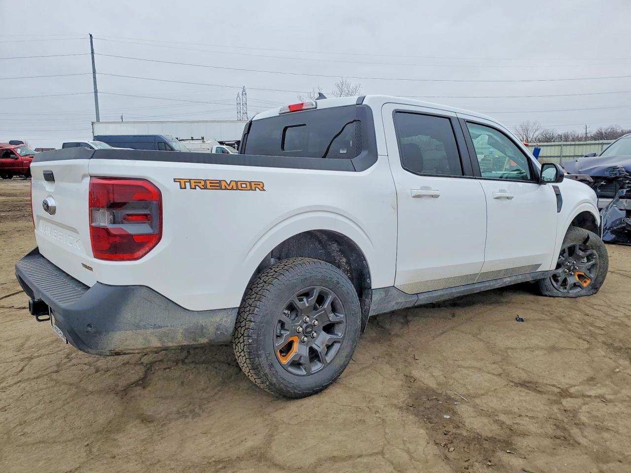 2024 FORD MAVERICK LARIAT TREMOR photo 3