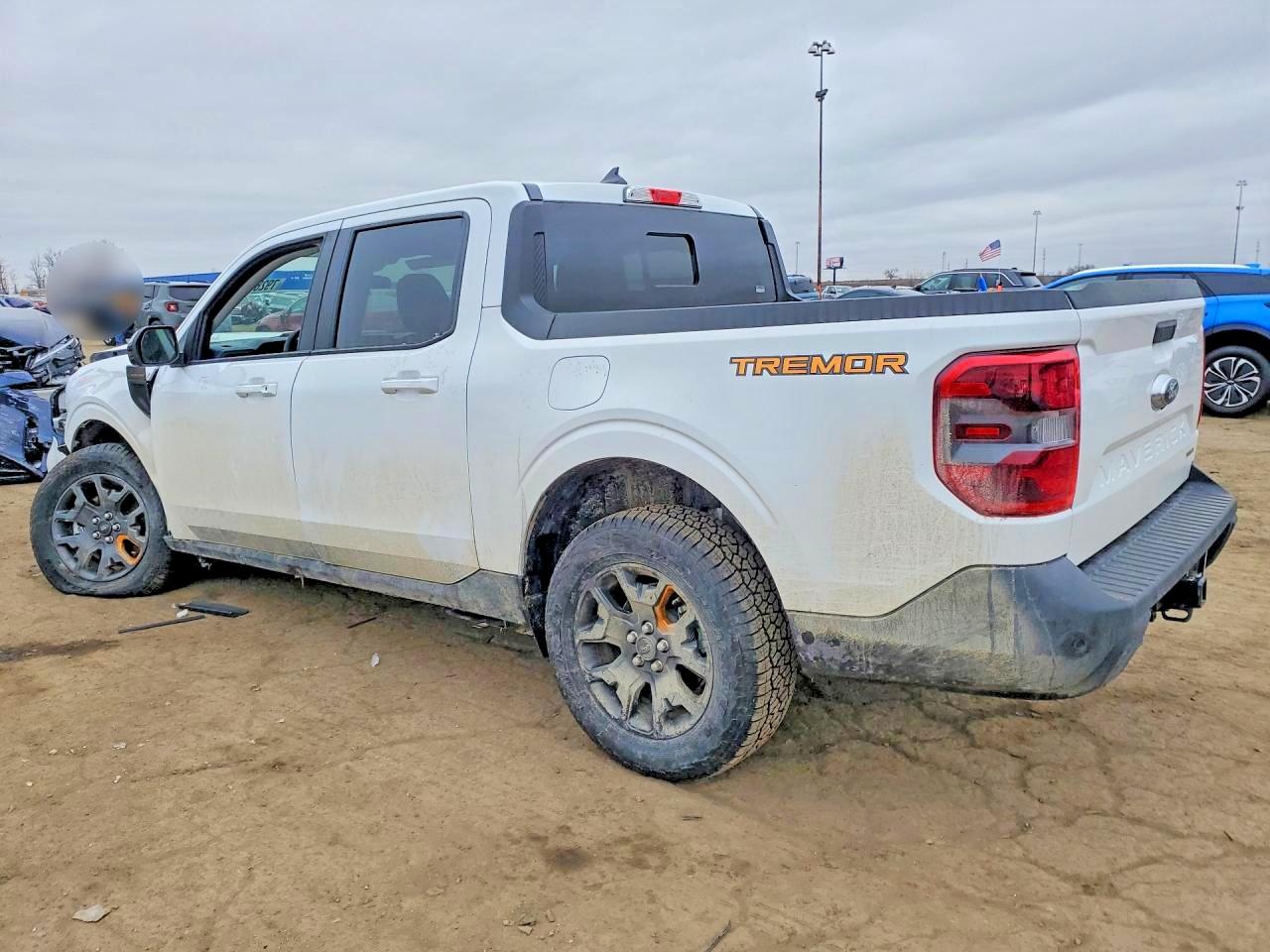 2024 FORD MAVERICK LARIAT TREMOR photo 2