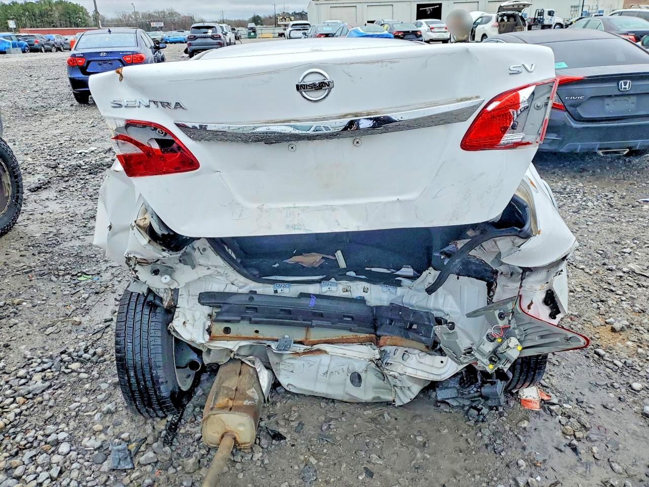 2018 NISSAN SENTRA SV photo 11