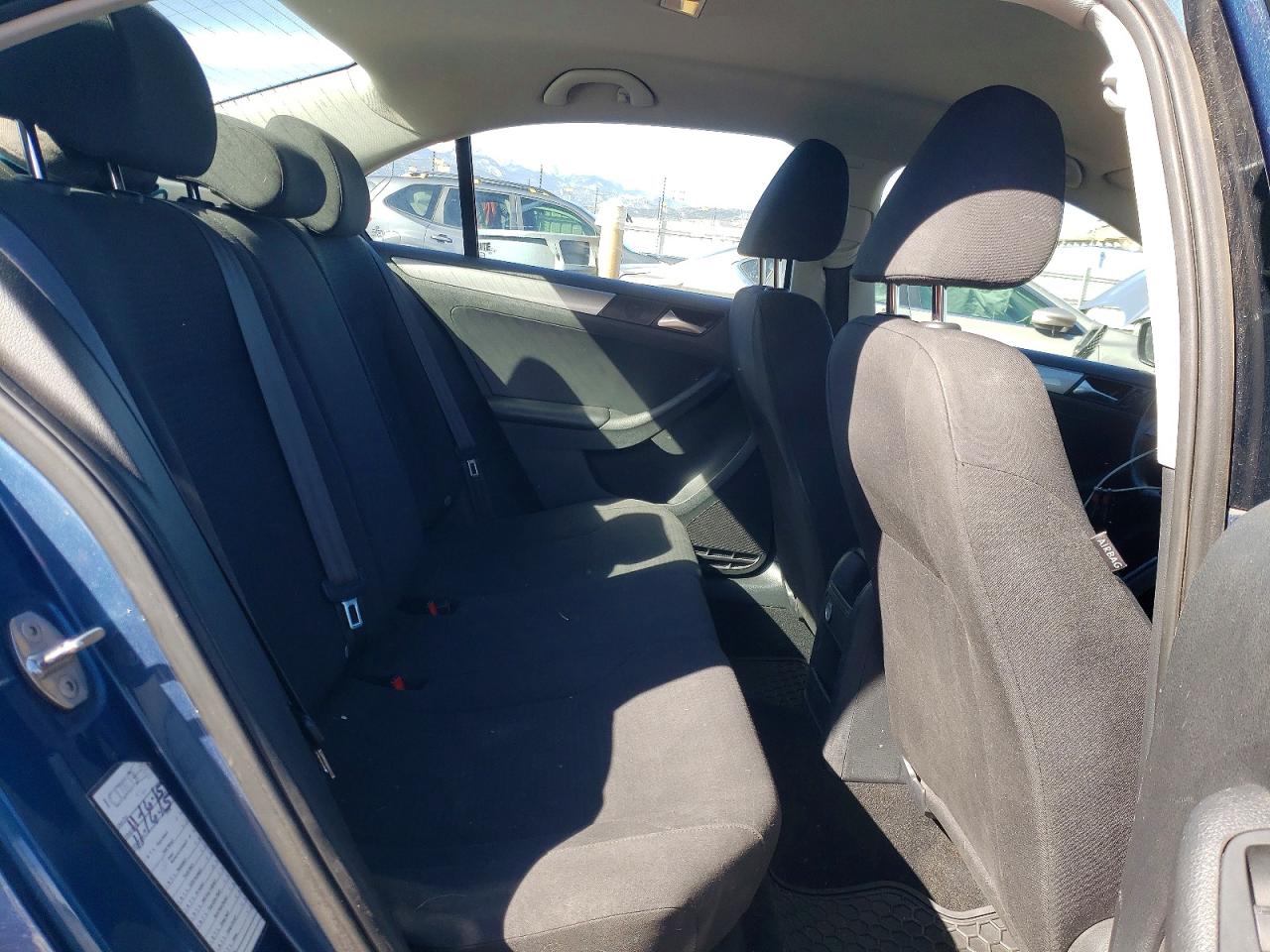 2016 VOLKSWAGEN JETTA SE photo 28