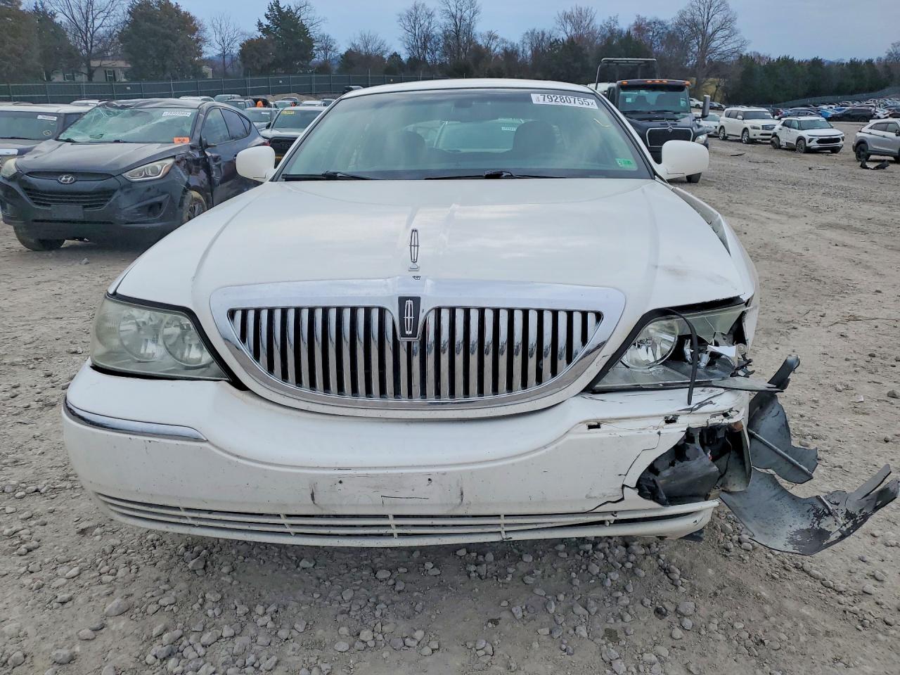 2006 LINCOLN TOWN CAR SIGNATURE LIMITED photo 5