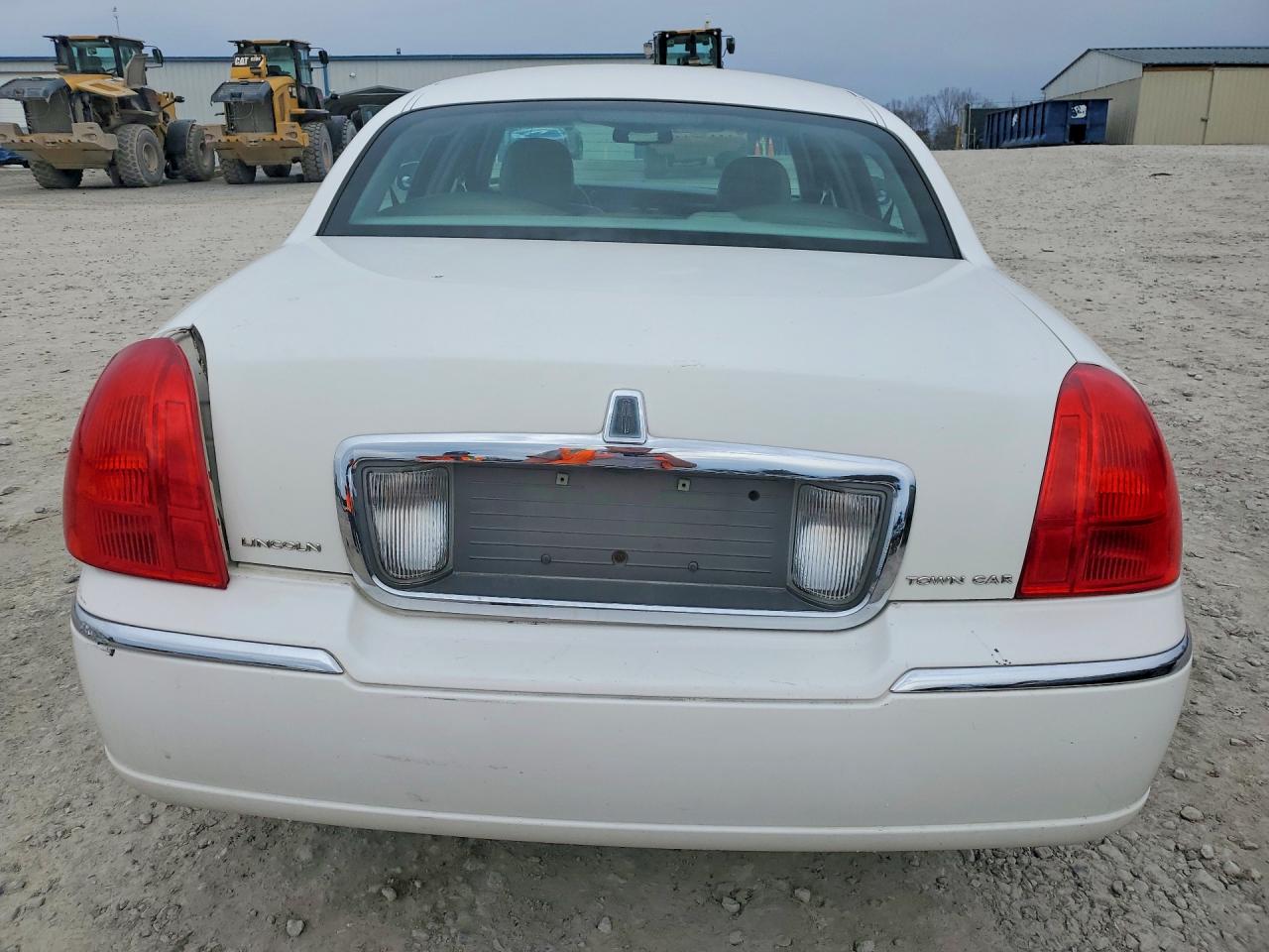 2006 LINCOLN TOWN CAR SIGNATURE LIMITED photo 6