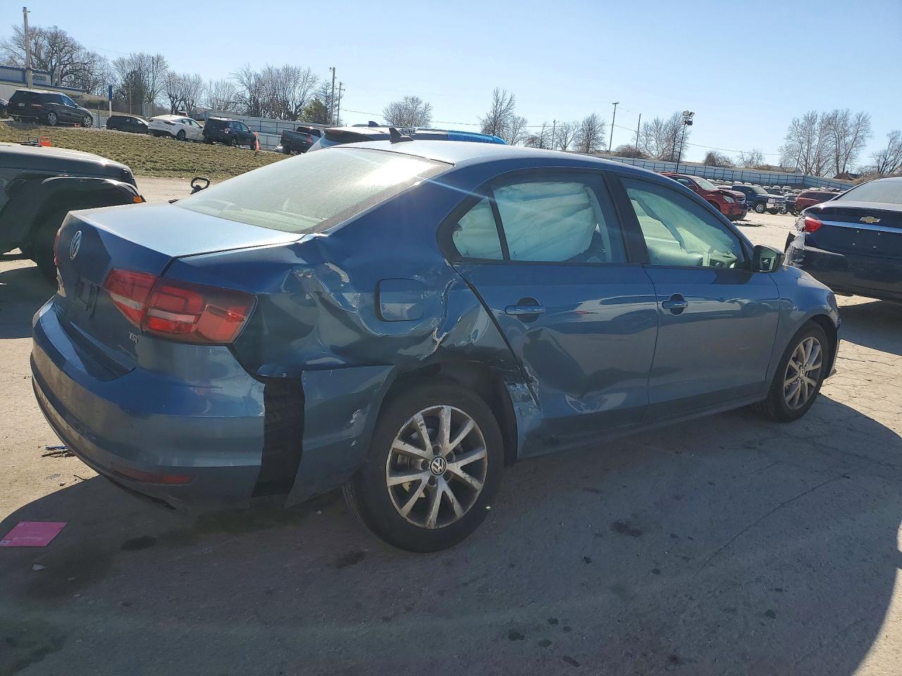 2015 VOLKSWAGEN JETTA SE photo 3
