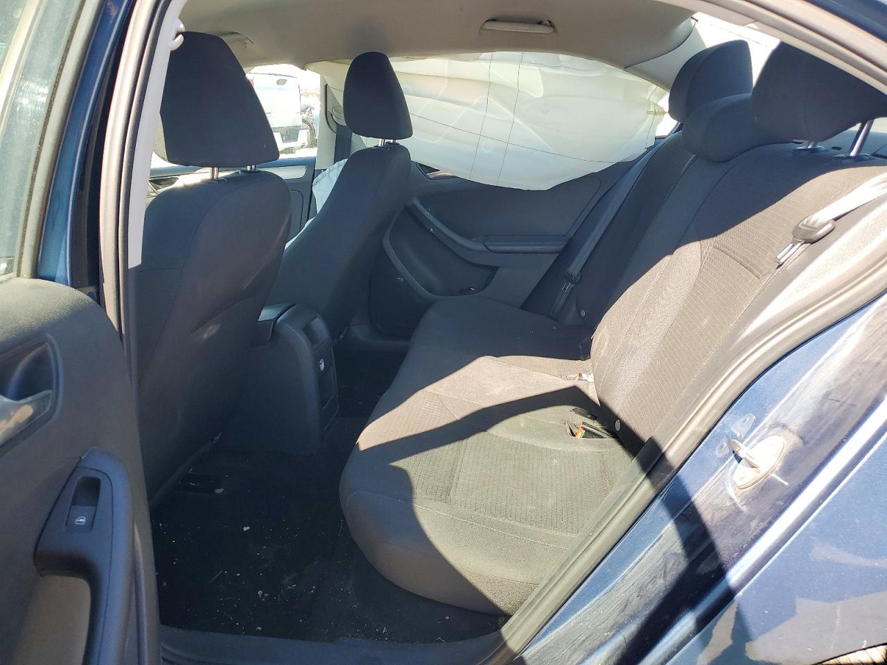2015 VOLKSWAGEN JETTA SE photo 10