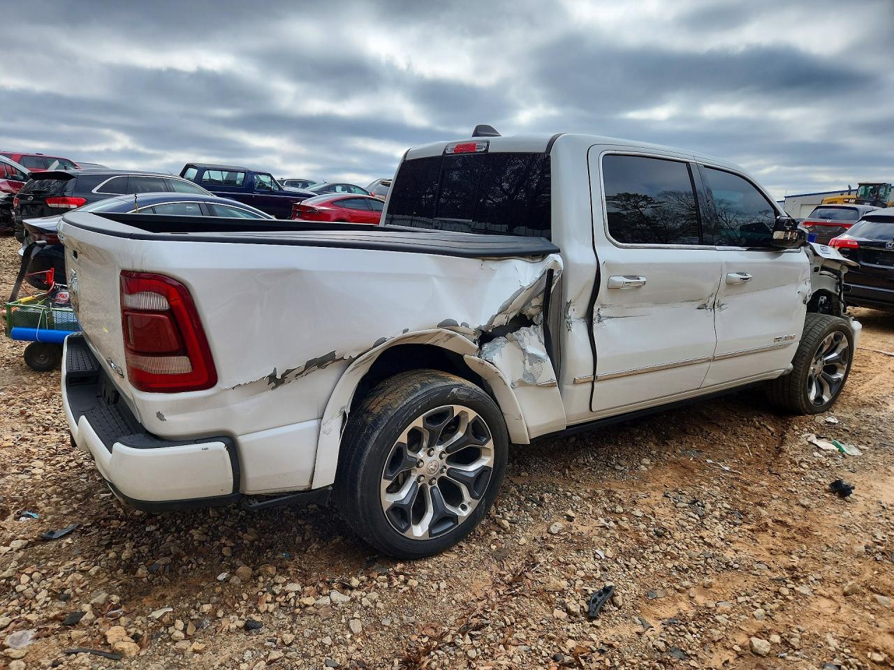 2019 RAM 1500 LIMITED photo 3