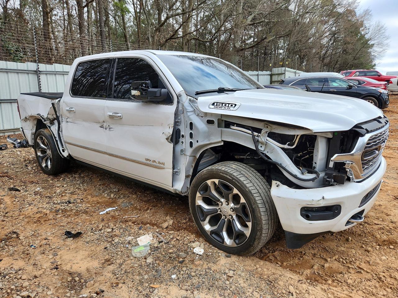 2019 RAM 1500 LIMITED photo 4