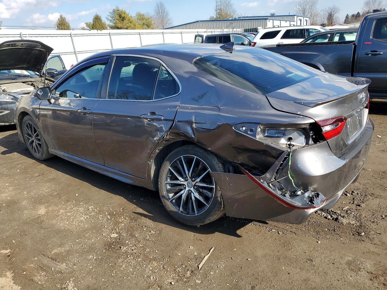 2021 TOYOTA CAMRY SE photo 2
